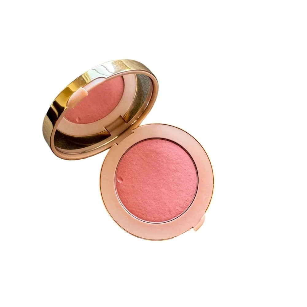 Gucci luminous matte